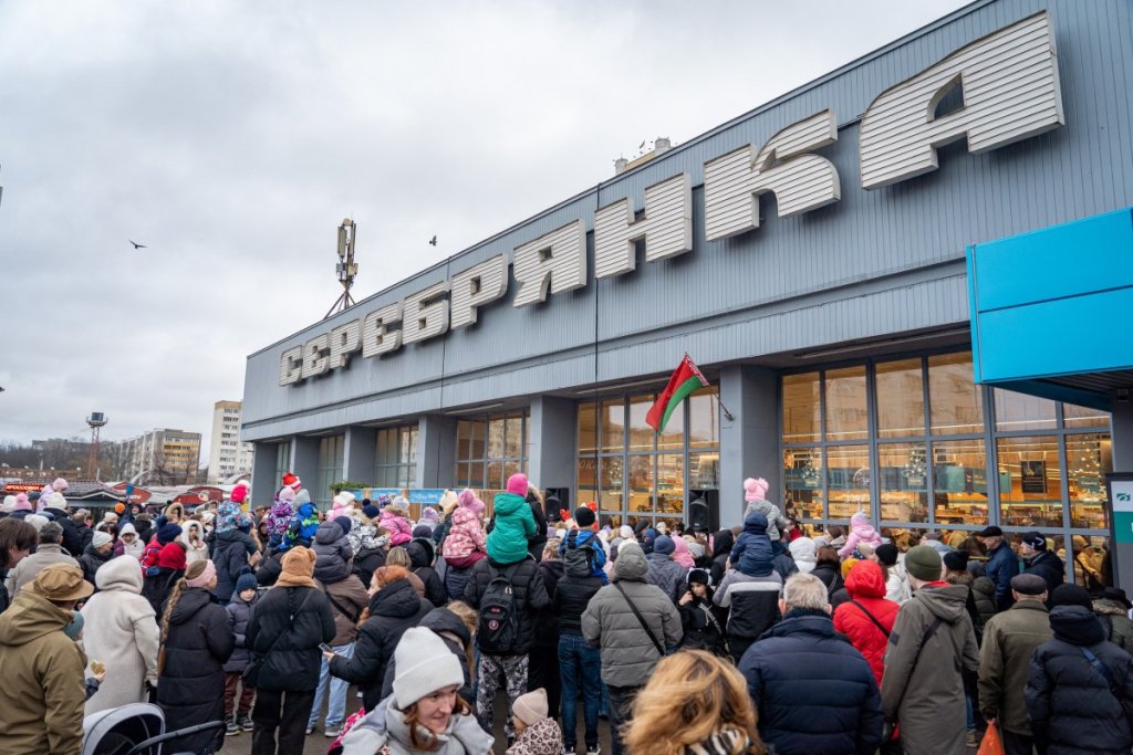 В Минске запустили сверхбыстрые станции формата «у дома» с зарядкой электромобиля за 20 минут