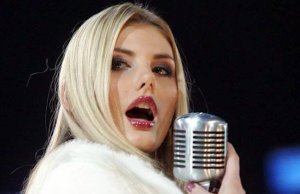 Первая российская певица, которая записала фит со Снуп Доггом, увязла в долгах из-за проблем с бизнесом Первая российская певица, которая записала фит со Снуп Доггом, увязла в долгах из-за проблем с бизнесом