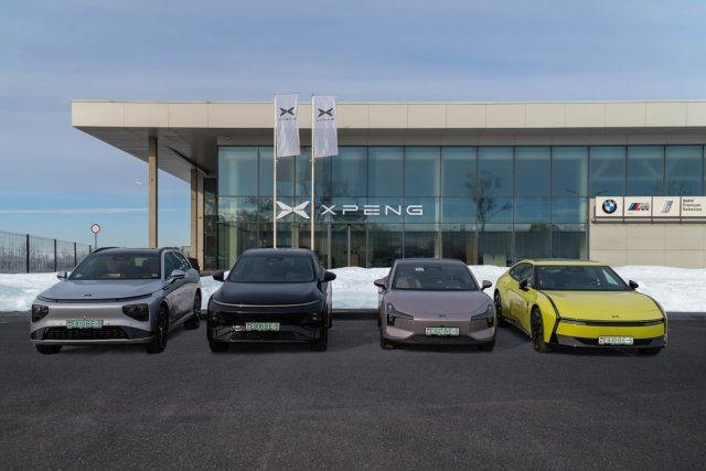 «Сотня» за 3,7 сек. В Беларуси запустили тест-драйвы на суперкаре Xpeng P7 New