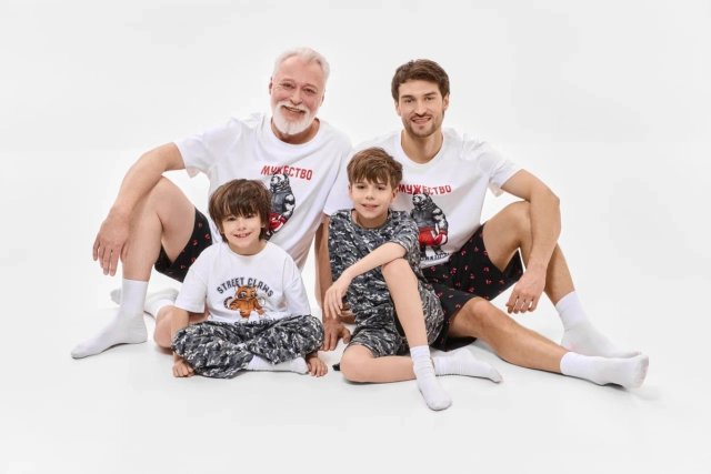 Только для мужчин! Mark Formelle позвал на бесплатную экскурсию по носочному производству