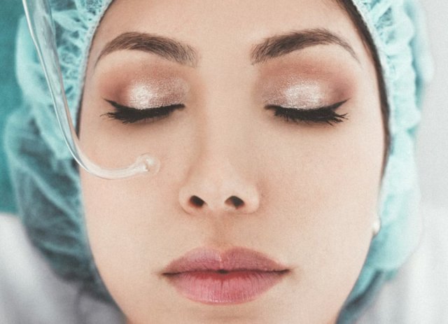 Эндоскопический лифтинг и блефаропластика: отличия и преимущества нового подхода