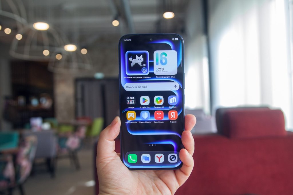 Два экрана, «котик» и пульсометр. Белорусы получили смартфоны Infinix Note 60 Pro
