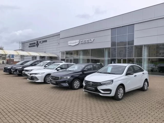 Известный автоцентр в минской Курасовщине станет «Точкой Geely»